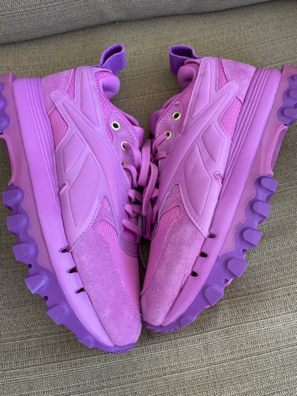 Reebok x Cardi B Classic Leather V2 sneakers purple lilac Ultraberry size   7 - Picture 6 of 9